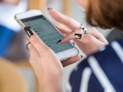 Postare una foto senza il consenso dell'interessato espone a rischio violazione privacy