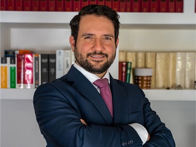  Riccardo Fratini, dottore di ricerca in diritto del lavoro presso l'Università degli Studi di Roma