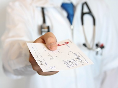 Ricette mediche all’esterno dello studio: sanzionato un medico