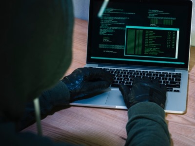Software spia e intercettazioni, il Garante Privacy: “Pericolosi strumenti di sorveglianza massiva”
