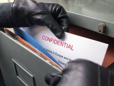 La telecamera incastra il dipendente infedele