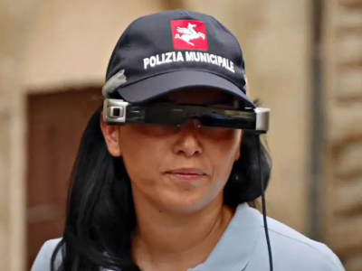 Vigili Arezzo sperimentano super-occhiali, multe 'al volo'