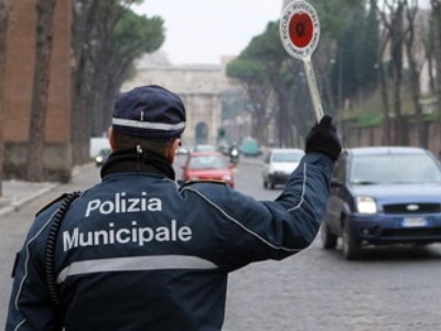 un vigile urbano a milano