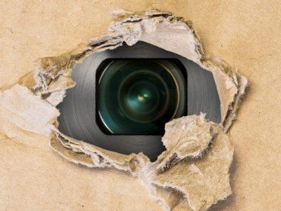 Con circa 20 euro potete comprare un rilevatore di telecamere dotato di scanner a infrarossi in grado di scovare le webcam nascoste