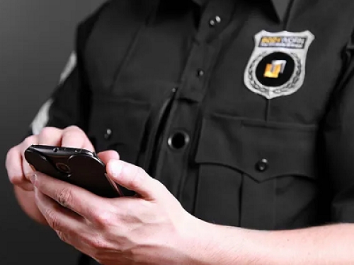 Usa: privacy a rischio negli aeroporti, aumentano le perquisizioni invasive su smartphone e dispositivi elettronici dei passeggeri