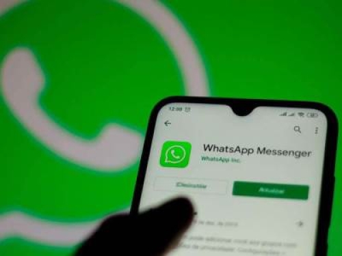 «Per favore, vota per mia nipote per farle vincere la borsa di studio»: nuova truffa su WhatsApp che ruba i dati della rubrica