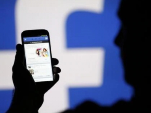 Facebook deve risarcire il danno all'utente se lo banna ingiustamente dal social network
