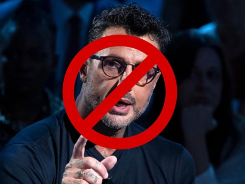 Il Tribunale di Milano blocca la diffusione dei contenuti intimi di Alfonso Signorini su “Falsissimo”. Gli avvocati: “una pietra miliare nella tutela della privacy”