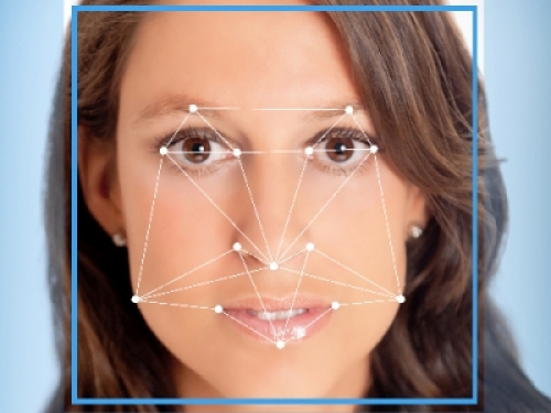 Regno Unito: utenti schedati tramite riconoscimento facciale con le immagini prese dai loro profili social: un'altra maxi sanzione per Clearview AI