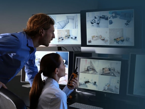 L’amministratore di condominio può vedere le immagini delle telecamere che riprendono danni alle parti comuni