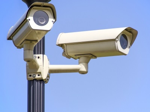 Serve l’autorizzazione per utilizzare le telecamere pubbliche a fini disciplinari