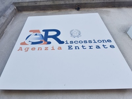 Agenzia delle Entrate Riscossione, violano la privacy gli elenchi contenenti dati personali di contribuenti estranei al procedimento