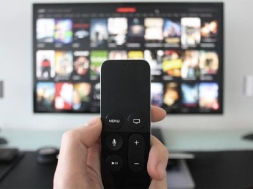 La smart tv può seguire tutte le attività (anche dentro la casa)