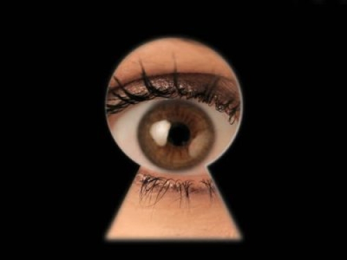 Condannati 5 informatici che avevano ottenuto e messo in vendita l’accesso a migliaia di telecamere di videosorveglianza private