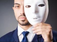 Sostituzione di persona, la falsificazione della patente non viola la privacy della vittima se non c'è comunicazione sistematica o diffusione