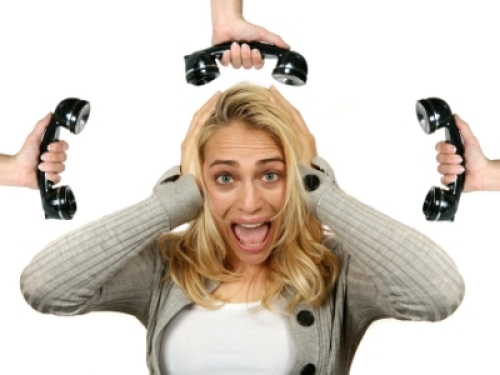 Agcom: bloccate 43 milioni di chiamate truffa in sole tre settimane, ma è solo la punta dell'iceberg