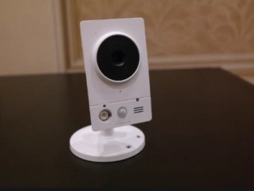 Una videocamera di sorveglianza permetteva agli hacker di spiare gli utenti