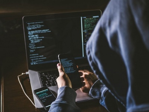 Frodi digitali e antiriciclaggio: nuove regole UIF su money muling e cybercrime