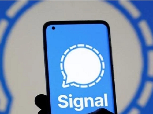 La piattaforma di messaggistica Signal blocca l’intelligenza artificiale di Windows per tutelare la privacy degli utenti