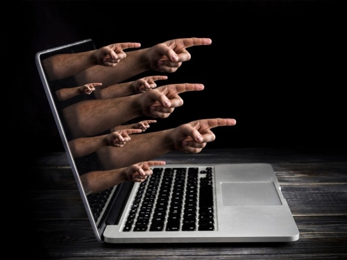 Quando i social diventano moltiplicatori di odio: cosa dicono le ultime pronunce della Cassazione