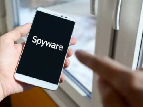 Come funzionano gli spyware che leggono le chat di WhatsApp