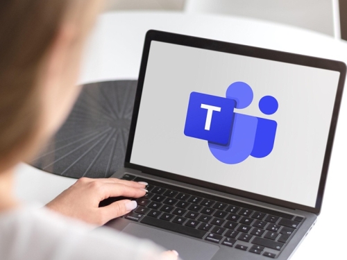 Microsoft Teams dirà al vostro capo se siete in ufficio o no: la nuova funzione e il rischio di "sorveglianza digitale" sui dipendenti