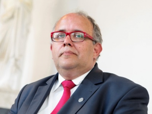 Una nuova strategia per dare forma a un'Europa digitale più sicura