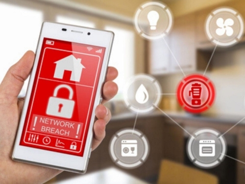Un hacker può violare la privacy della vostra abitazione: come può riuscirci e come difendersi
