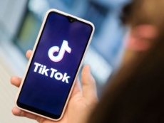 Da quasi tre anni TikTok è vietato in India, ma i dipendenti della società cinese accedono ancora ai dati personali degli utenti