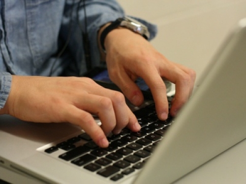Dipendenti “curiosi”: le misure organizzative necessarie per proteggere i dati aziendali ed evitare sanzioni del Garante Privacy