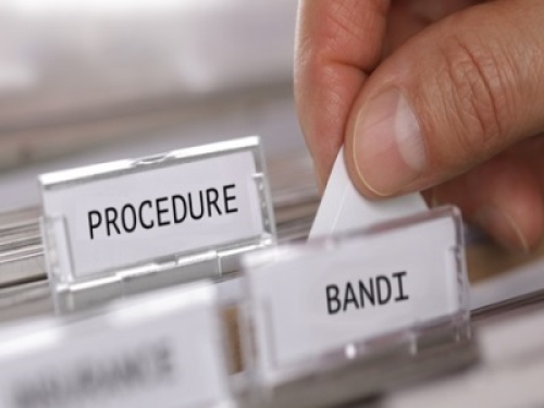Contratti pubblici e procedure di affidamento: le banche dati si 'alleggeriscono' dei dati personali