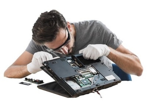 Privacy a rischio anche per una semplice riparazione del computer: il 37.5% dei tecnici dell’assistenza curiosano nei dispositivi dei clienti