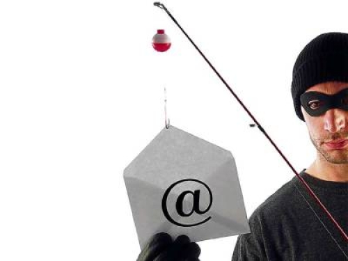Attenzione alle finte mail del Ministero della Salute che rubano dati personali e soldi