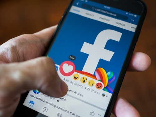 Ora l’intelligenza artificiale di Facebook può accedere a tutte le foto degli utenti