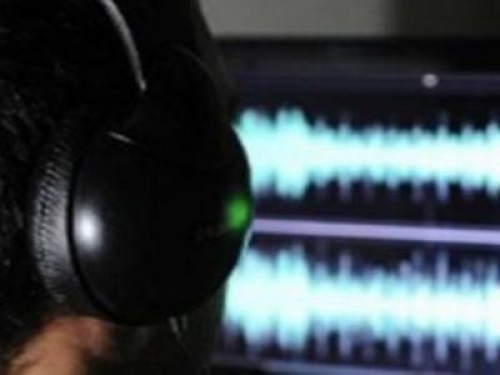 Il fatto che il trojan sfrutti l'energia 'privata' della batteria dello smartphone dell'utente non rende illecita l'intercettazione