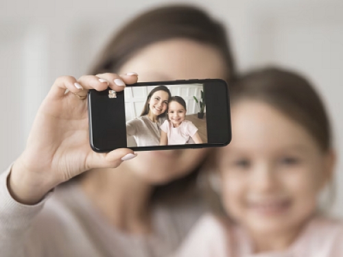 Sharenting: dal Garante Privacy consigli per genitori troppo social