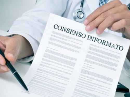 Consenso informato sanitario e consenso privacy, due manifestazioni di volontà riferite a due istituti giuridici differenti