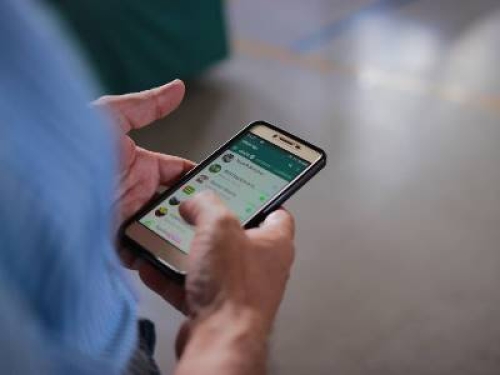 Il dirigente scolastico non può censurare il libero pensiero che il docente esprime in chat