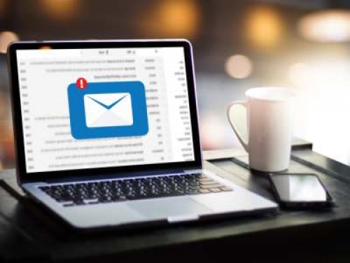 L'account di posta elettronica aziendale deve essere chiuso al termine del rapporto di lavoro
