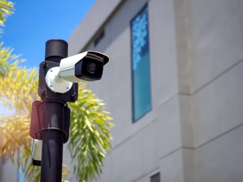 Telecamere nelle parti comuni dell’edificio: per stabilire se c'è violazione della privacy dipende da cosa viene inquadrato