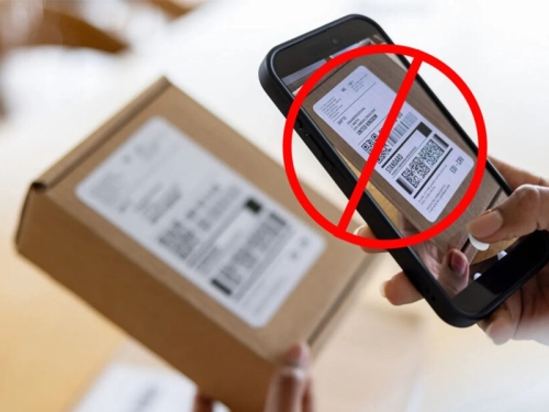 Attenzione ai QR code sui pacchi che ricevete: nuova truffa online infetta il vostro dispositivo per sottrarvi dati personali e informazioni bancarie