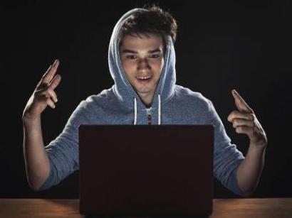 Hacker 16enne beffa Apple per un anno: violati account dei clienti e file "sicuri"