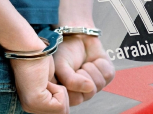 Garante Privacy ai media: non basta pixelare le manette ai polsi, se il soggetto ripreso risulta comunque identificabile